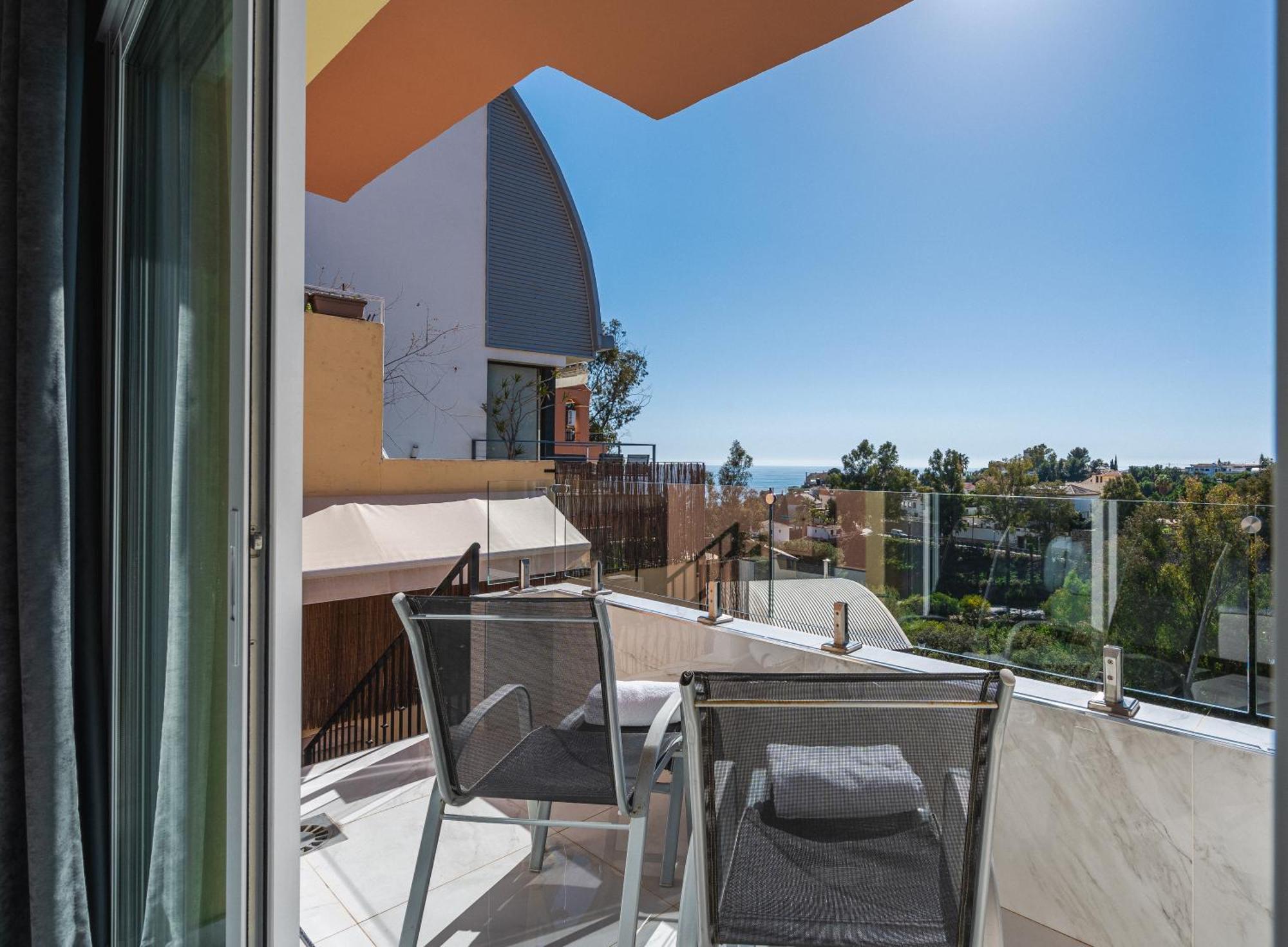 Private Luxurious Hillside Villa With Pool & Sea Views For 8 To 10 Ppl Fuengirola Exterior photo