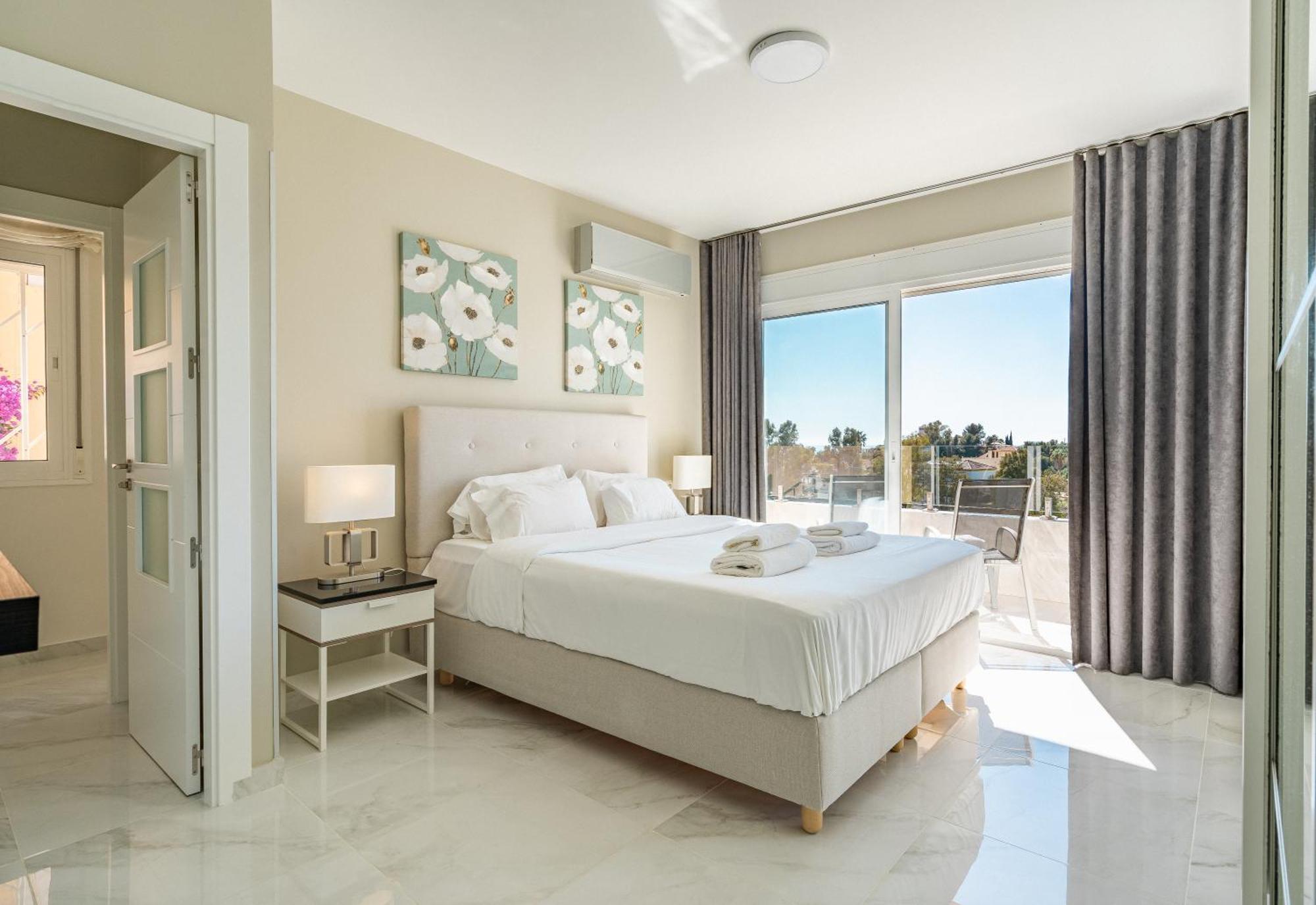 Private Luxurious Hillside Villa With Pool & Sea Views For 8 To 10 Ppl Fuengirola Exterior photo