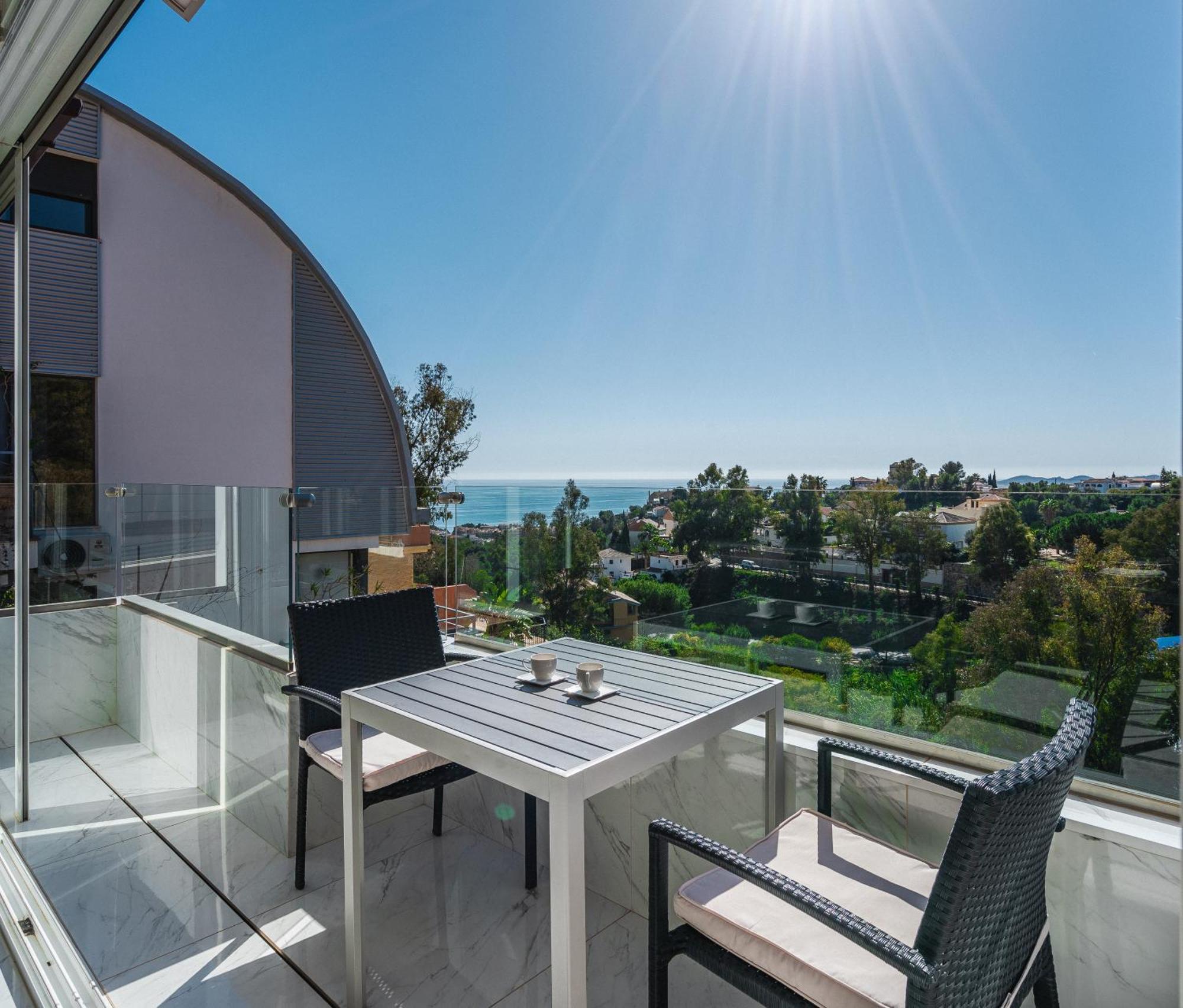 Private Luxurious Hillside Villa With Pool & Sea Views For 8 To 10 Ppl Fuengirola Exterior photo