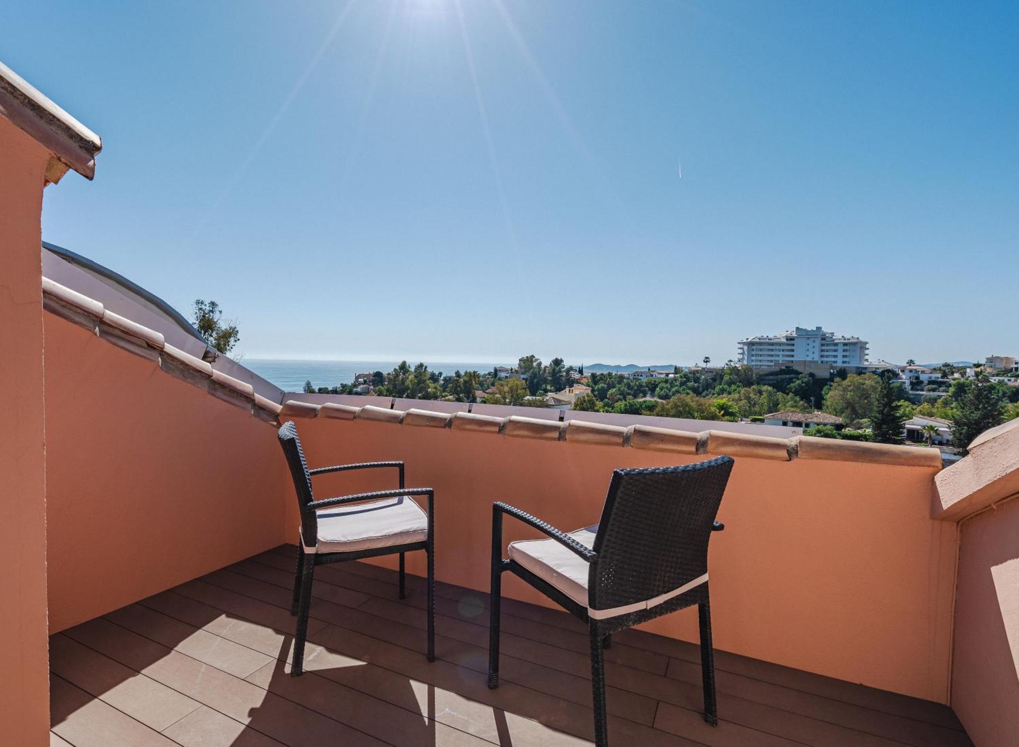 Private Luxurious Hillside Villa With Pool & Sea Views For 8 To 10 Ppl Fuengirola Exterior photo