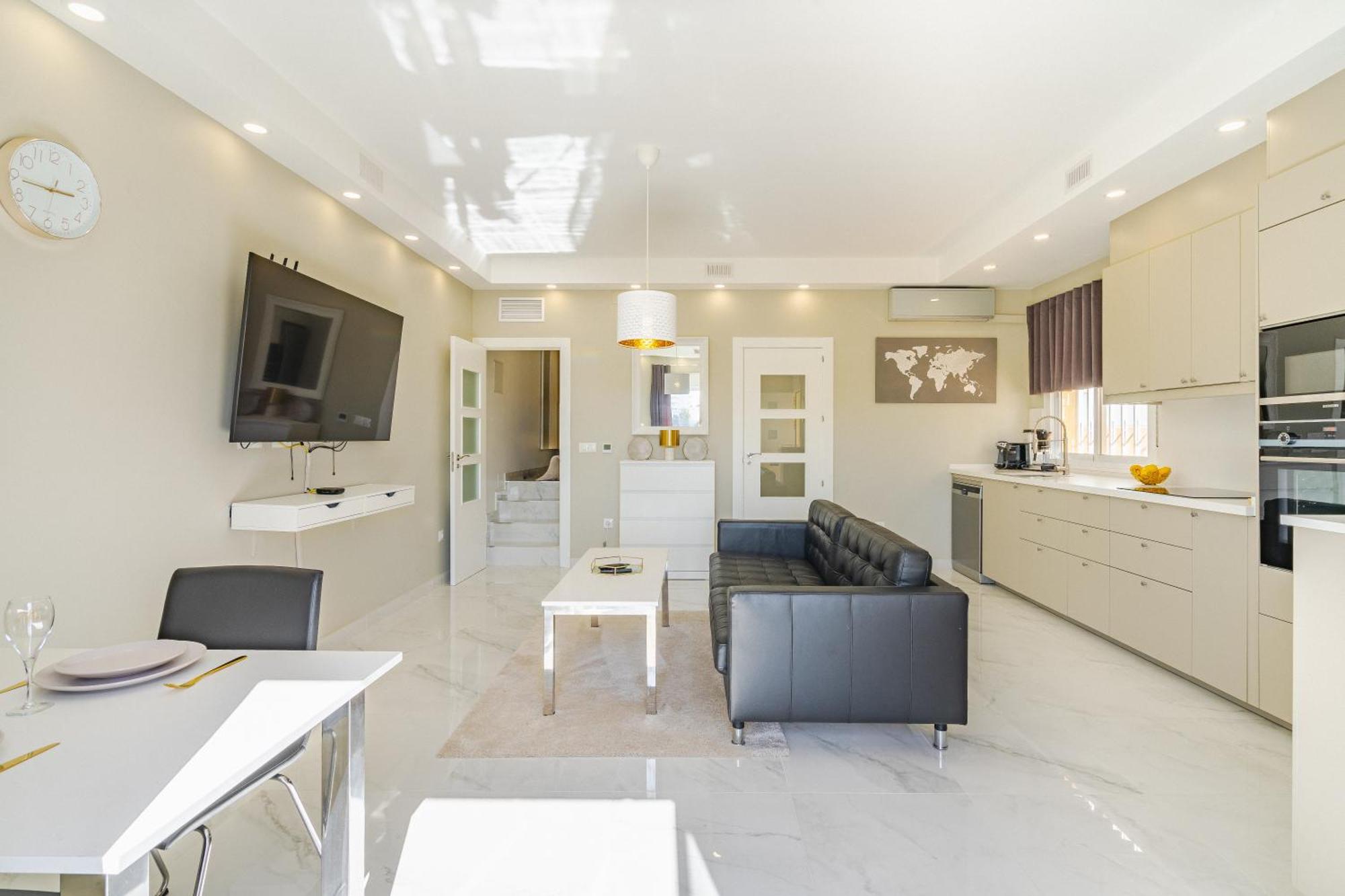 Private Luxurious Hillside Villa With Pool & Sea Views For 8 To 10 Ppl Fuengirola Exterior photo