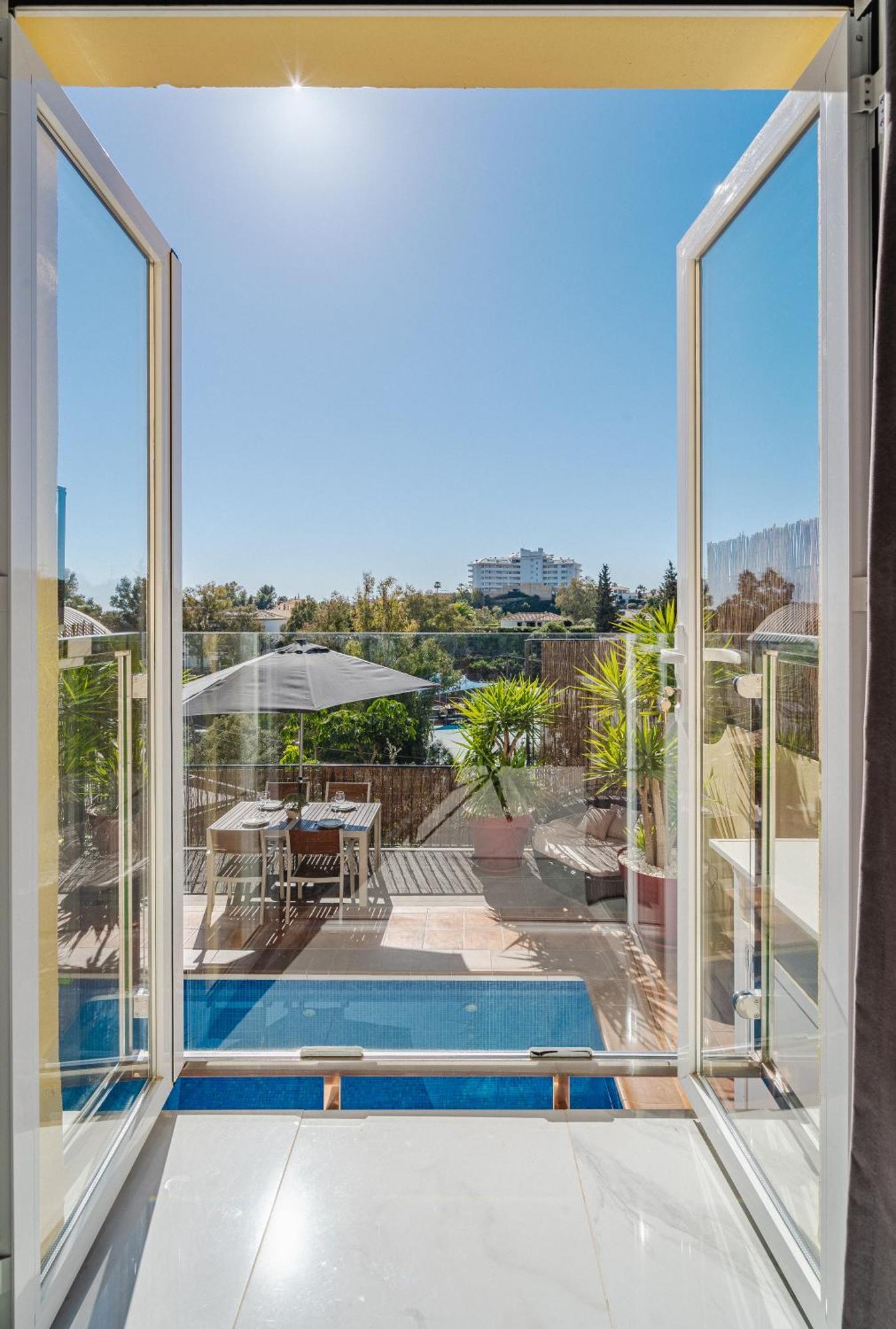 Private Luxurious Hillside Villa With Pool & Sea Views For 8 To 10 Ppl Fuengirola Exterior photo